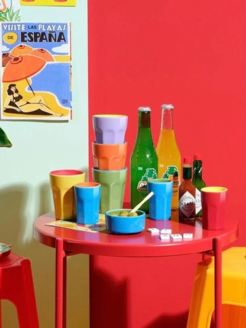 Tapero & ti amo viva Von @asaselection  bringen Farbe, Leichtigkeit und pure Lebensfreude auf deinen Tisch.
Perfekt für Tapas, Fingerfood & all die kleinen Genussmomente zwischendurch.

Mit Tellern, Schalen und Bechern in fünf stylischen Bicolor-Kombis wird jedes Setup zum echten Hingucker @fruehauf_since1884